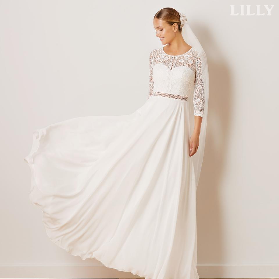 Robes de mariée fluides de LILLY en tissus délicats