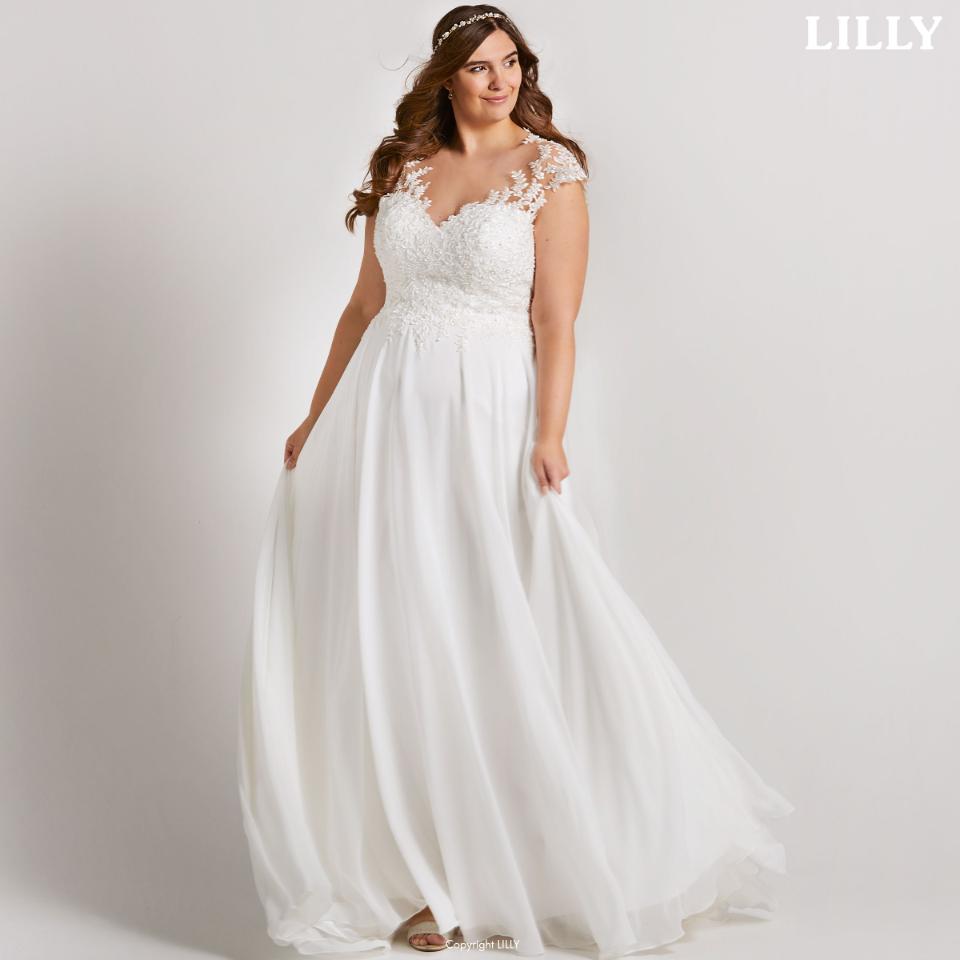 Softly flowing bridalgowns for XL brides